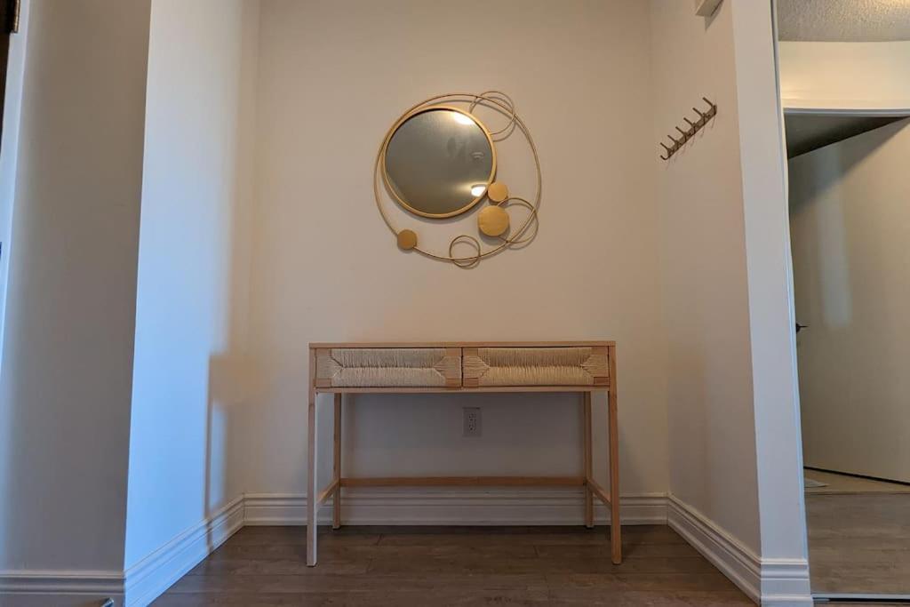 Lovely 2 Bed Condo In Downtown تورونتو المظهر الخارجي الصورة