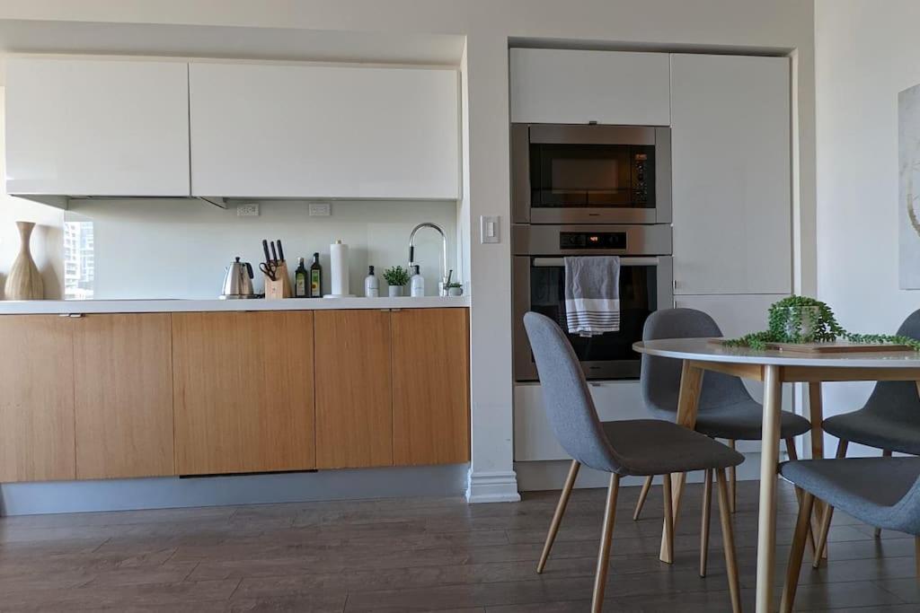 Lovely 2 Bed Condo In Downtown تورونتو المظهر الخارجي الصورة