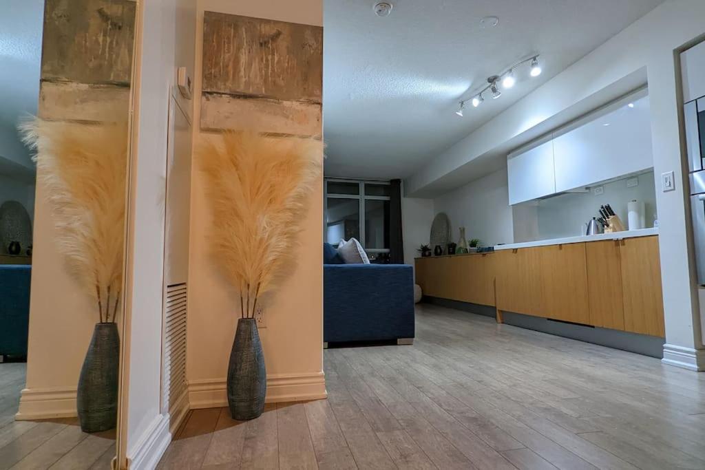 Lovely 2 Bed Condo In Downtown تورونتو المظهر الخارجي الصورة