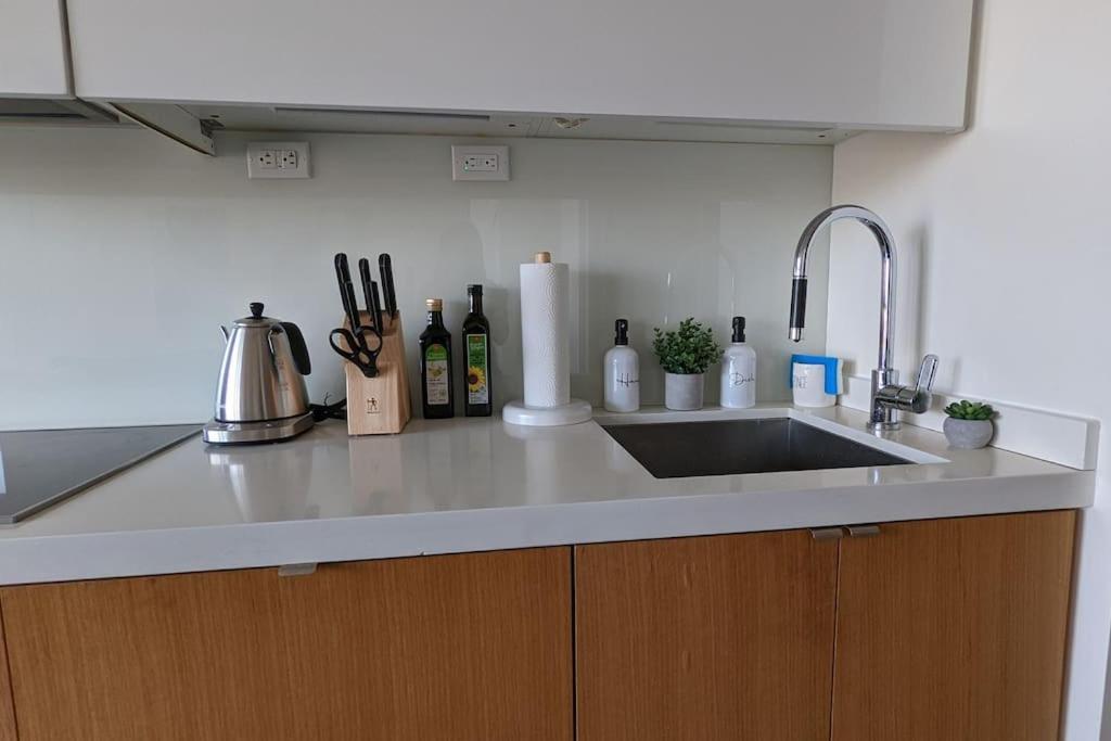 Lovely 2 Bed Condo In Downtown تورونتو المظهر الخارجي الصورة