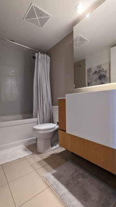Lovely 2 Bed Condo In Downtown تورونتو المظهر الخارجي الصورة
