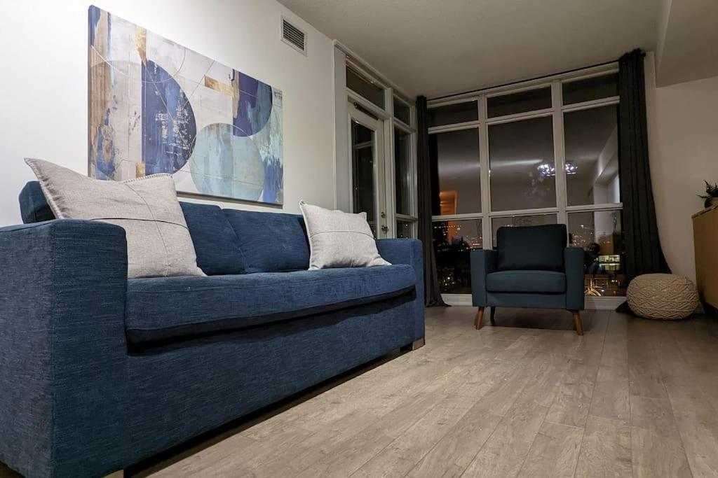 Lovely 2 Bed Condo In Downtown تورونتو المظهر الخارجي الصورة
